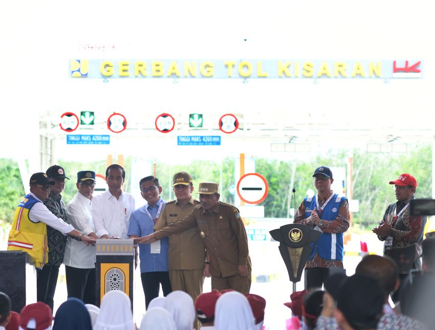 Jokowi Resmikan Tol Indrapura-Kisaran Sumut  dan Tol Bayung Lencir-Tempino Jambi