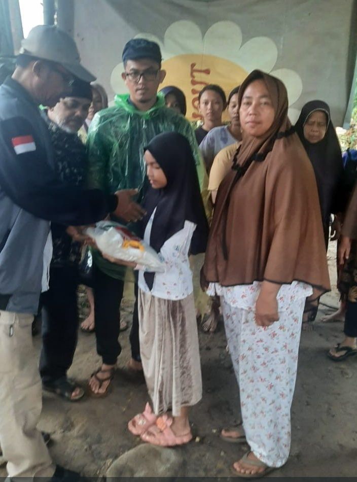 Luvindo dan Darul Istiqlal Bantu Korban Banjir