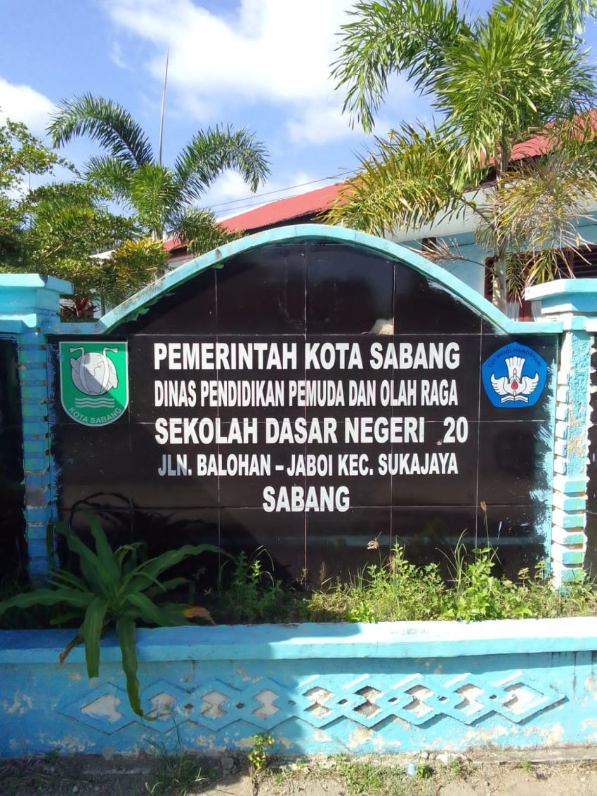 Wakaperwil Aceh Suara Nasional, Minta Dinas Pendidikan Kota Sabang  Segera Perbaiki SD 20 Balohan, Plapon Bolong Bolong - Atap Bocor