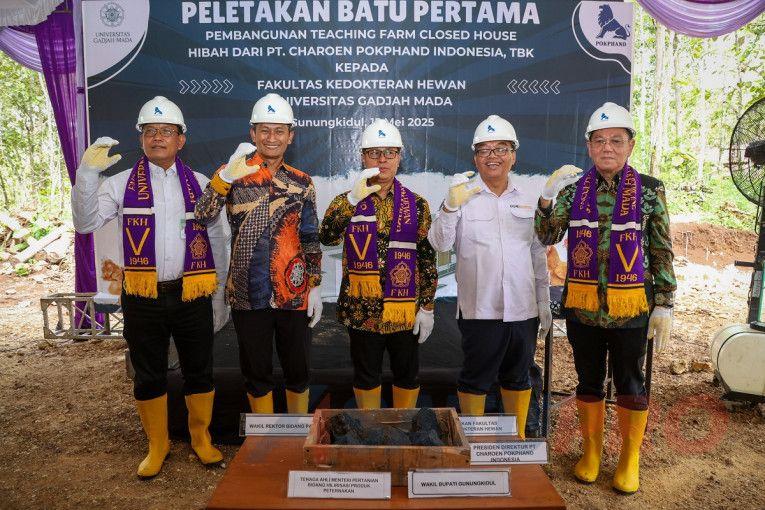 Dukung Calon Dokter Hewan, UGM dan  Charoen Pokphand Indonesia Lakukan Ini di Gunung Kidul