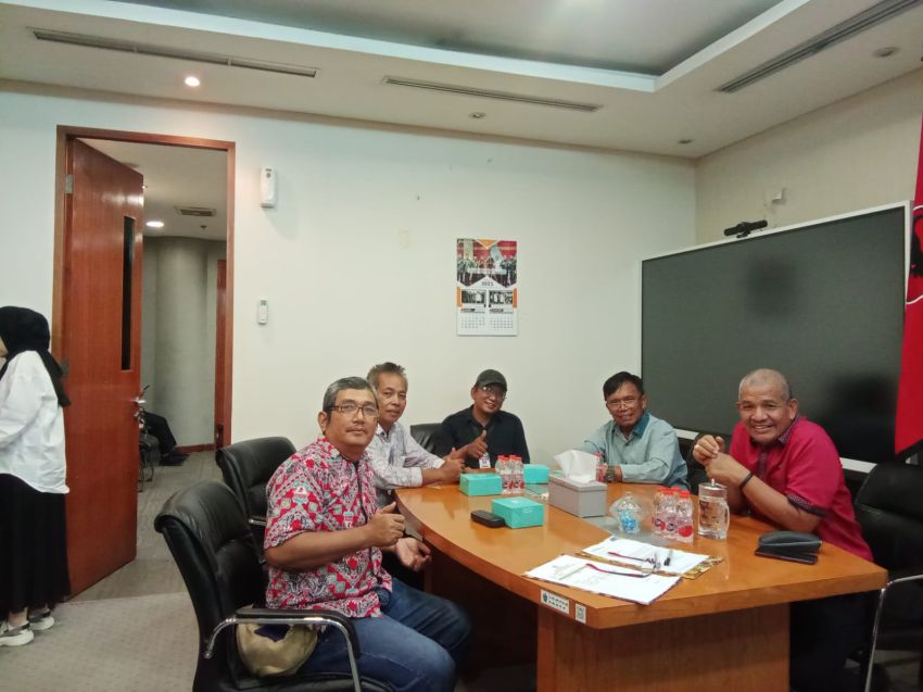 Foto Audiensi Jajaran Pengurus Asatupro.com Bersama Wakil Ketua DPRD Provinsi Sumatera Utara, Wakil Ketua DPRD Sumut Dr. H. Sutarto, M.Si