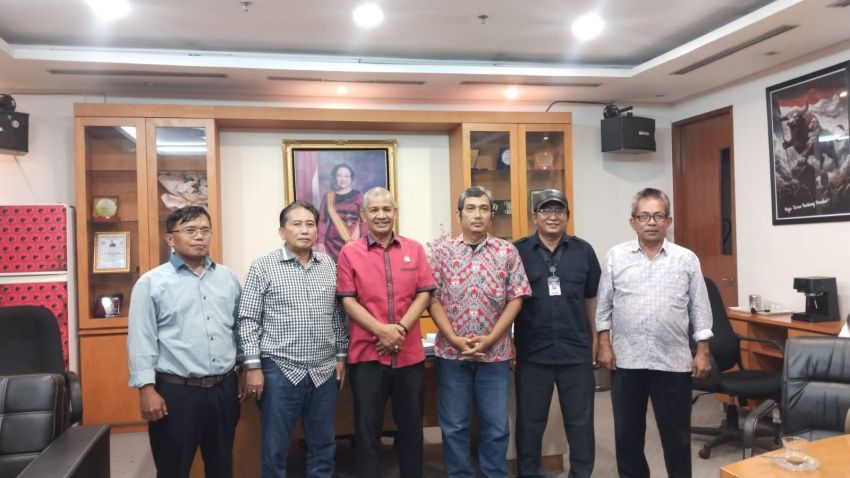 Foto Audiensi Jajaran Pengurus Asatupro.com Bersama Wakil Ketua DPRD Provinsi Sumatera Utara, Wakil Ketua DPRD Sumut Dr. H. Sutarto, M.Si