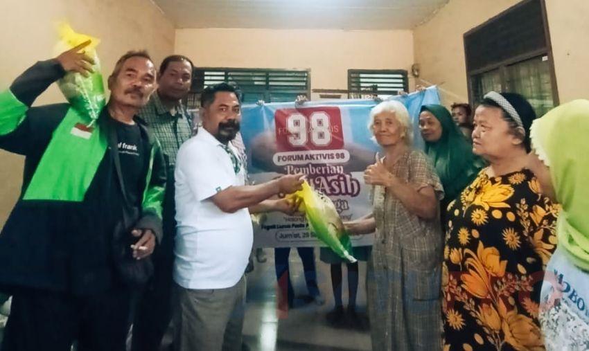 Dukung Program Kerakyatan, Forum Aktivis 98 Gelar Bakti Sosial di Helvetia Medan