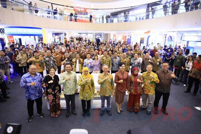 Di Tunjungan Plaza, Mahendra Siregar Lakukan Ini pada Puncak Acara BIK 2025