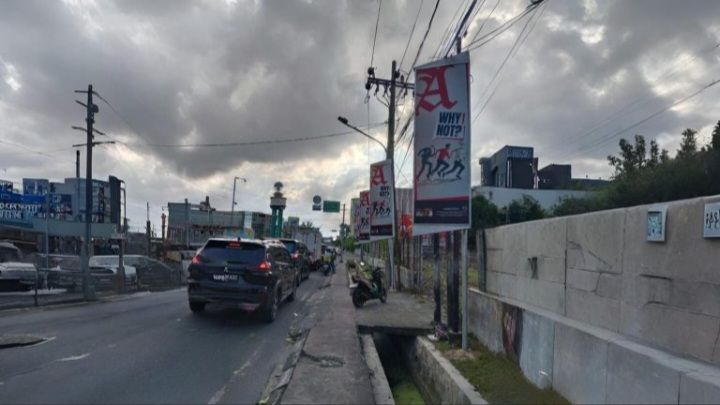 Diduga Dibiarkan, Aktivis Desak Satpol PP Tertibkan Reklame Ilegal di Jalan Guru Patimpus Medan