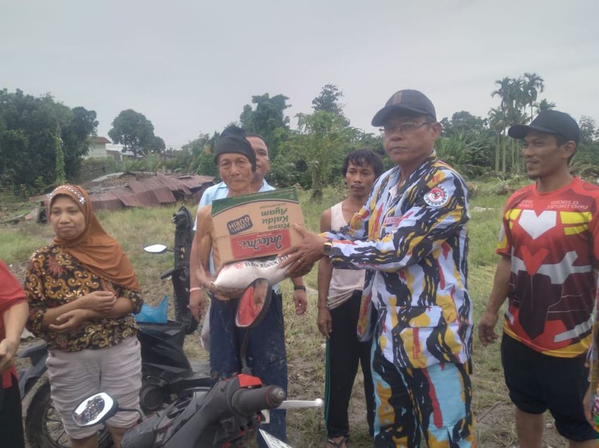 DPD II Brigsus PKN MJA Kabupaten Deli Serdang: Salurkan Paket Sembako Kepada Korban Banjir Warga Jalan Pantai Harapan PDAM Tirtanadi Sunggal