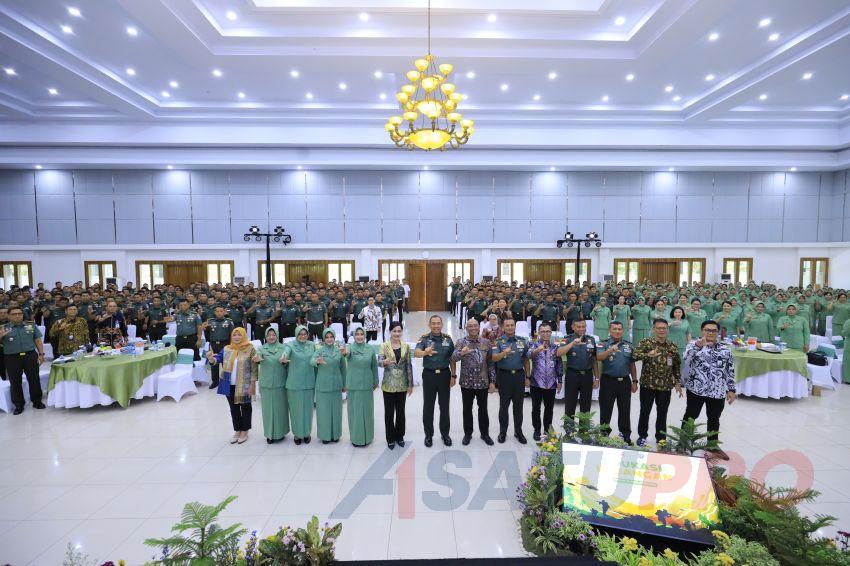 Prajurit TNI Kodam XII Tanjungpura Peroleh Bekal Ini dari OJK