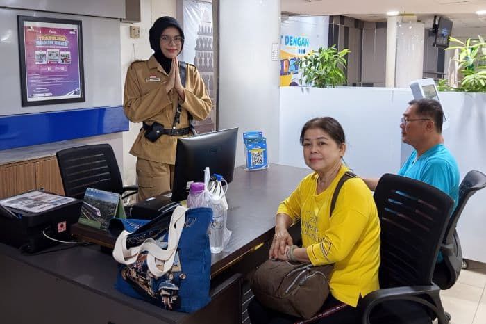KAI Divre I Sumut Rayakan Hari Pahlawan dengan Layanan Unik di Stasiun Medan