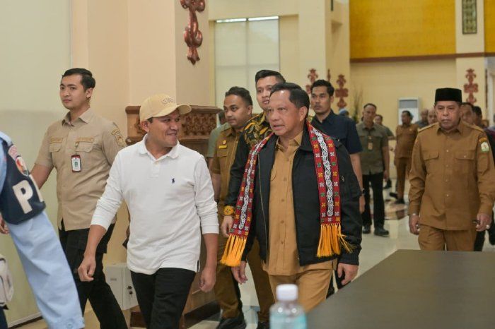 Wagub Aceh Sambut Kedatangan Mendagri Tito Karnavian di Bandara Internasional Sultan Iskandar Muda