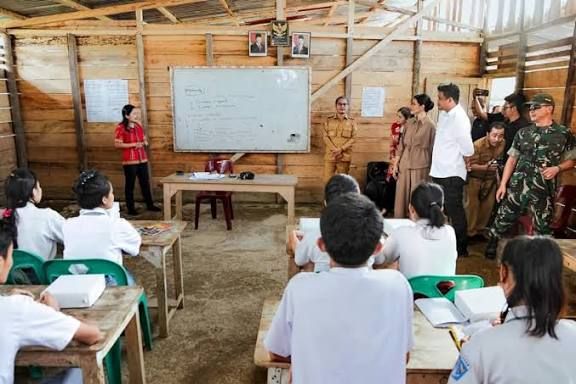 Sekolah Gratis Era Gubernur Bobby: Asa Menggapai Cita-Cita Anak Bangsa