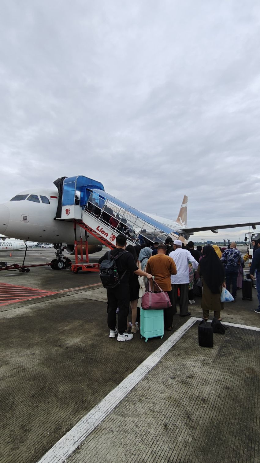 Pesawat Super Jet Air Tujuan Jakarta Tertunda Berjam-jam, Penumpang Mengeluh Dirugikan