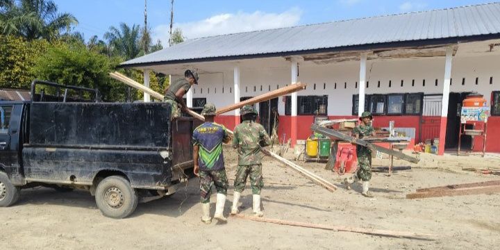 Satgas Gulbencal Kodam I/BB Bersihkan dan Renovasi SDN Bandar Tarutung Tapsel