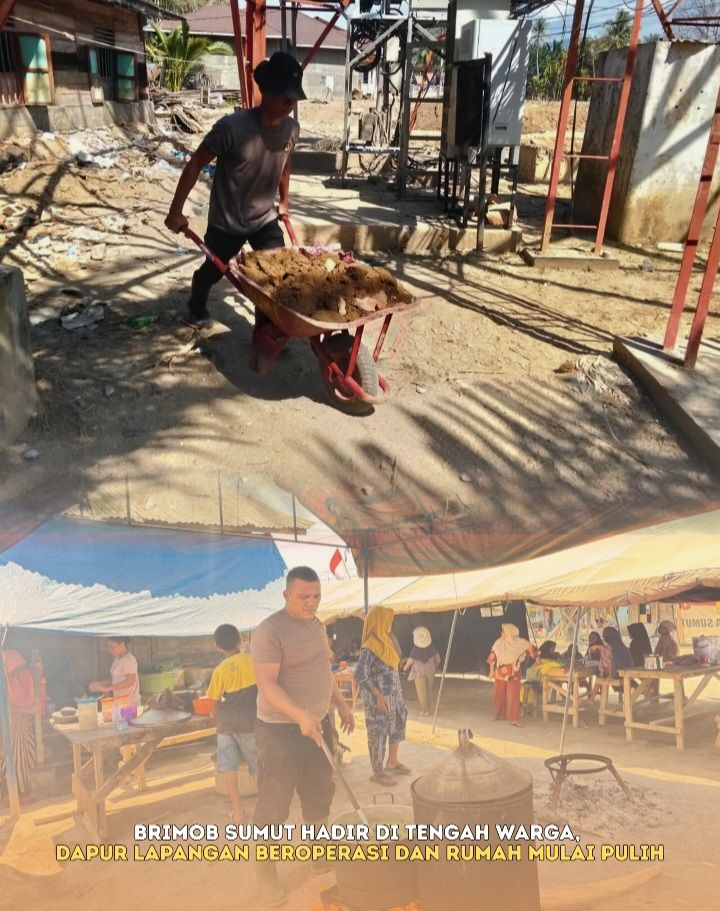 Brimob Poldasu Dirikan Dapur Umum Untuk Kebutuhan Warga Berdampak Korban Banjir Dan Longsor di Tapsel