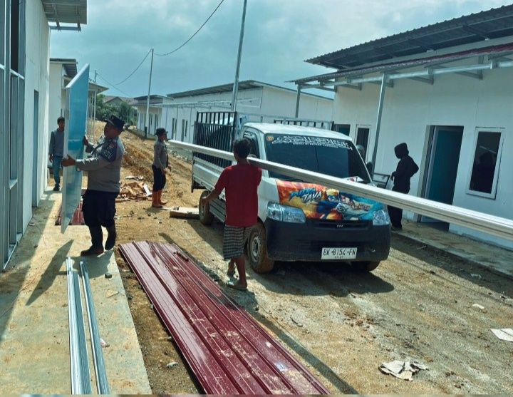 Brimob Poldasu Bangunan 24 Unit Komunal Bagi Korban Banjir dan Longsor di Desa Aek Latung Sipirok Tapsel