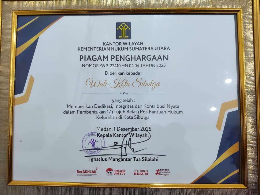 Wali Kota Sibolga Terima Penghargaan dari Kemenkum Sumut