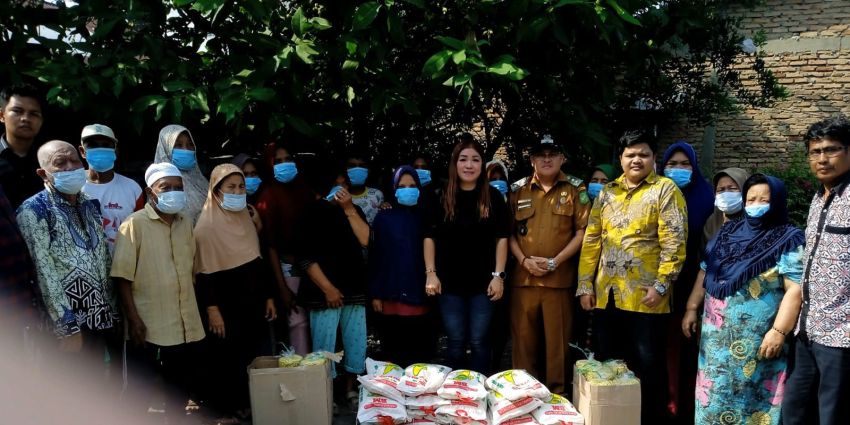 Ketum GPMI Fadil Tanjung, SH Bersama Lurah Bandar Selamat Dan KNPI Medan Berbagi Sembako, Ajak Masyarakat Perkuat Kepedulian Sosial