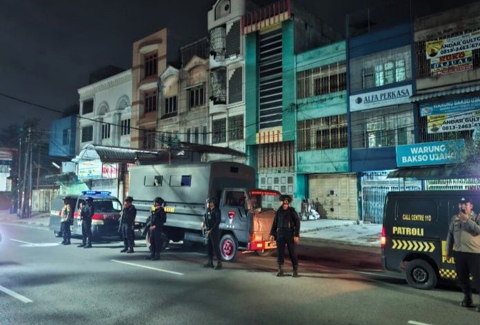 Brimob Lakukan Patroli dikawasan Rawan Kejahatan di Kota Medan
