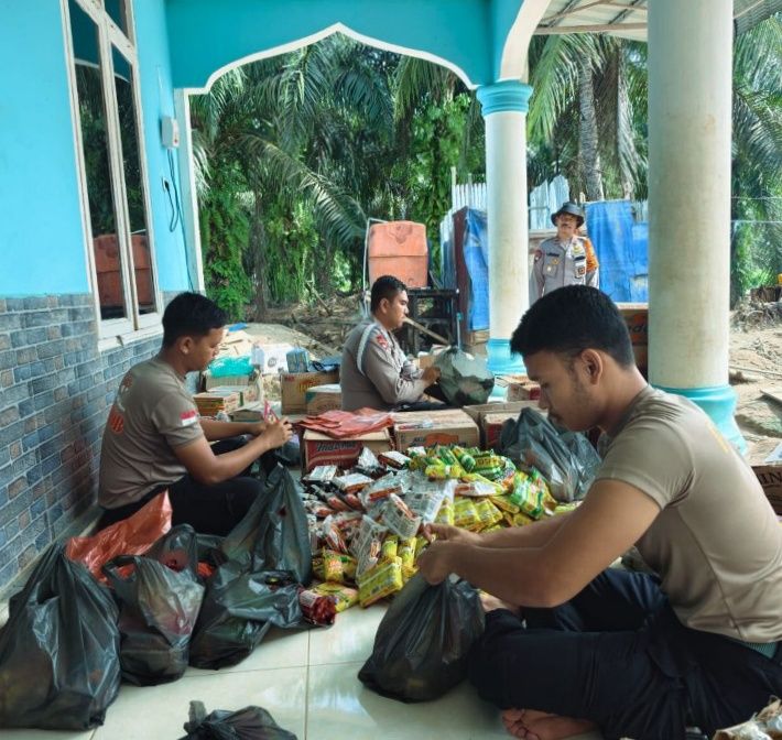 Brimob Batalyon C Bergerak Bersama Warga: Bangun Huntara dan Siapkan Bantuan Sembako