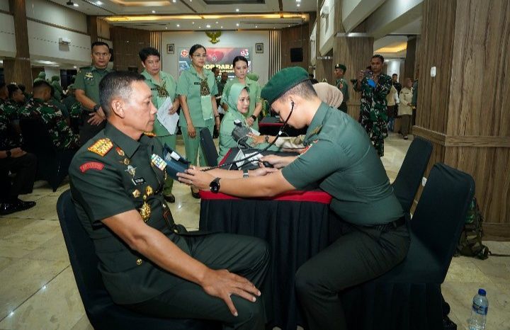 Kostrad Gelar Donor Darah Dalam Rangka HUT Kostrad ke 56 Tahun