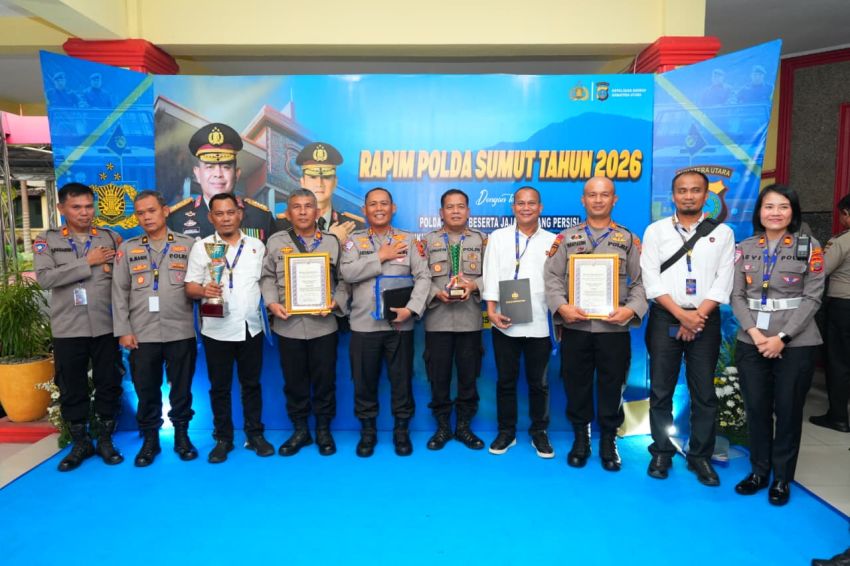 Juara 1 Pelayanan Call Center 110! Polres Simalungun Raih Penghargaan dari Kapolda Sumut di Rapim 2026