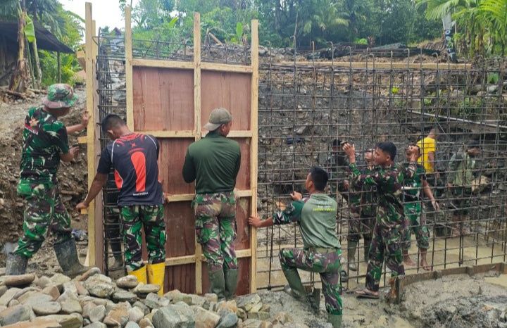 Satgas Yonzipur I/DD Percepat Pambangunan Jembatan Bailey di Kab  Nias Selatan