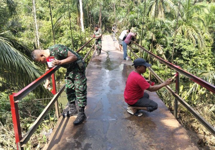 Kodim 0209/LB Rampungkan Pembangunan Jembatan Gantung di Desa Huta Godang Labusel