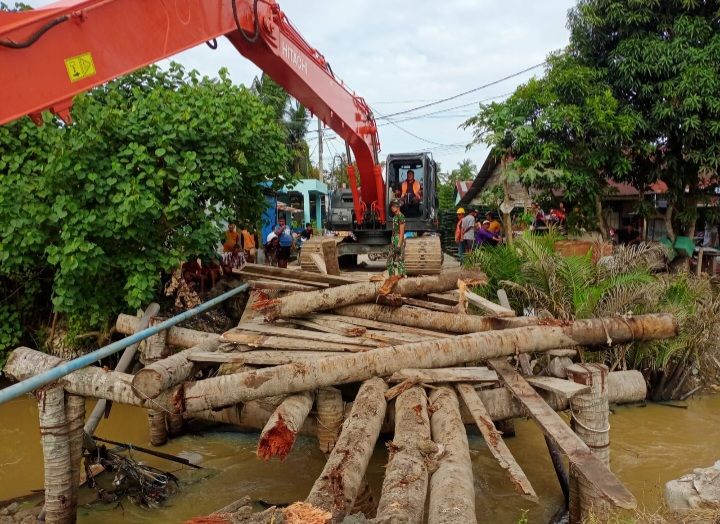 Kodim 0208/AS Mulai Pembangunan Jembatan Bailey di Medang Deras