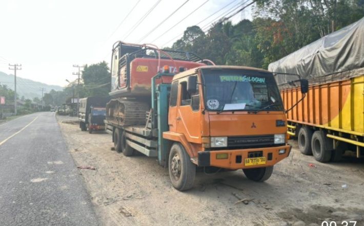 Poldasu Amankan Dua Ekskavator Diduga untuk Tambang Emas Ilegal di Mandailing Natal