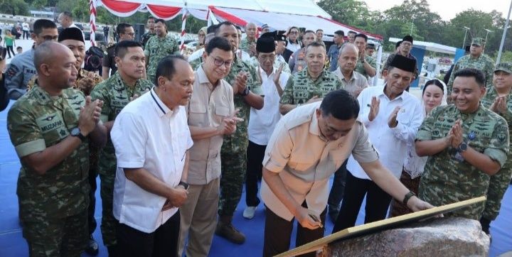 Pangdam XIX/TT Dampingi Menhan RI Tinjau Galangan di Batam, hingga Resmikan Masjid