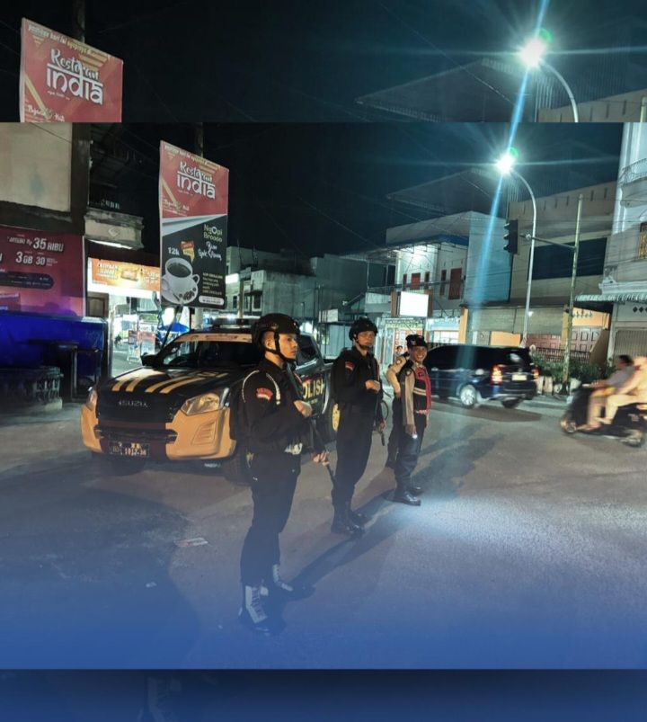 Jaga Ketertiban Ramadhan, Brimob Backup Polres Tebing Tinggi Laksanakan Patroli Asmara Subuh