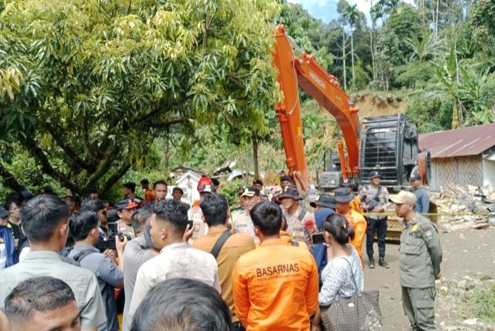Aksi Kemanusiaan PT. Key-Key Cahaya Gemilamg Tangani Bencana Longsor Sembahe