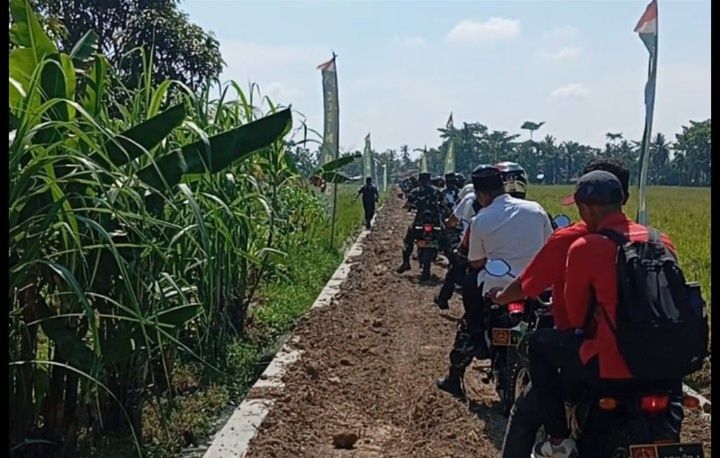 Mengendarai Randis Babinsa, Forkopimda Langkat Bersama Dansatgas Tinjau Sasaran Fisik TMMD 128