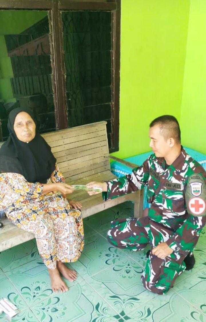 Satgas TMMD Tunjukkan Kepedulian, Berikan Pelayanan Kesehatan Door To Door kepada Warga Desa Pasar Rawa