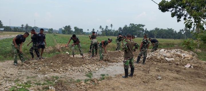 Satgas TMMD Langkat Kejar Jalan Penghubung Tiga Dusun