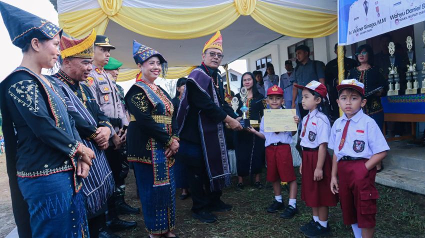 Hardiknas 2026, Bupati Dairi Tegaskan Pendidikan adalah Tanggung Jawab Bersama