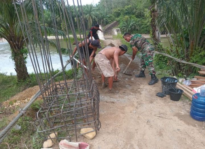 Demi Keselamatan Warga, Kodim 0212/TS Perbaiki Jembatan Perintis Garuda di Padang Lawas