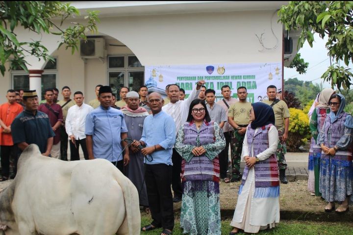 Resimen Arhanud 1 Pasgat Laksanakan Sholat Idul Adha Dan Pemotongan Hewan Qurban