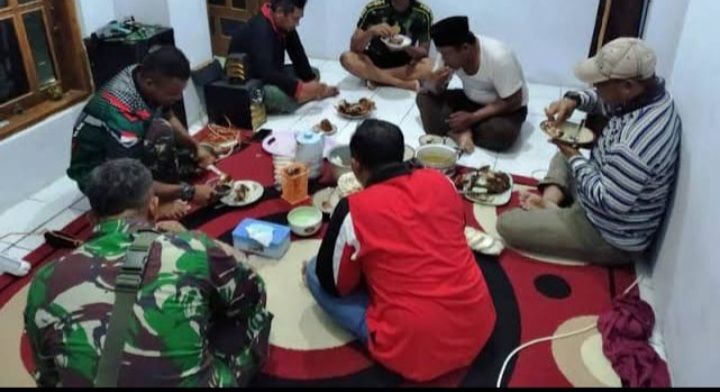 Berbaur Bersama Keluarga Asuh, Strategi Satgas Mendekatkan Diri Dengan Warga