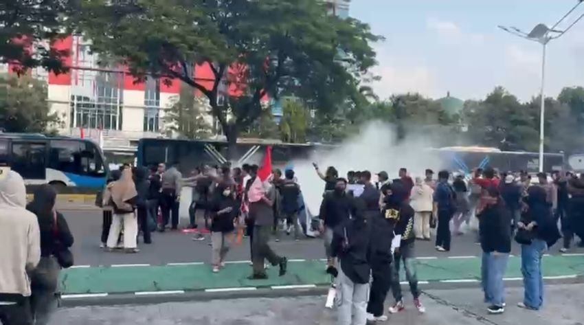 Exploitation de l&rsquo;homme par l&rsquo;homme&rdquo;: DPC GMNI Jakarta Timur Gelar Aksi di Kantor Pusat Panin Bank, Tuntut Penyelesaian Dugaan Perampasan Hak Debitur