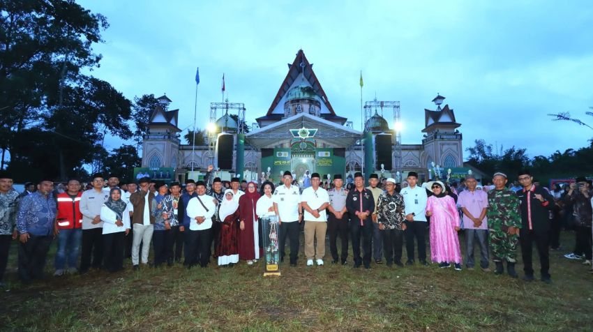 MTQ ke-51 Tingkat Kabupaten Di Tutup Oleh Bupati Dairi, Juara umum I diraih oleh Kecamatan Sidikalang