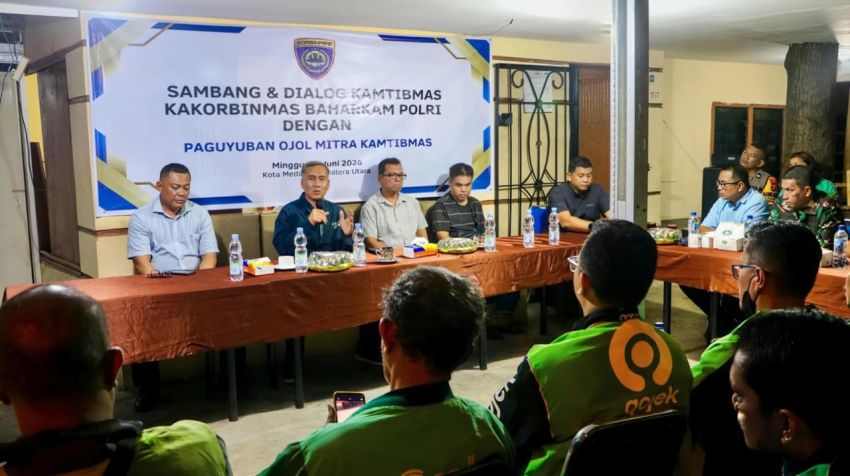 Baharkam Polri Irjen Pol. Mulia Hasudungan Ritonga "Ngopi Kamtibmas" Bersama Komunitas Ojol di Medan.