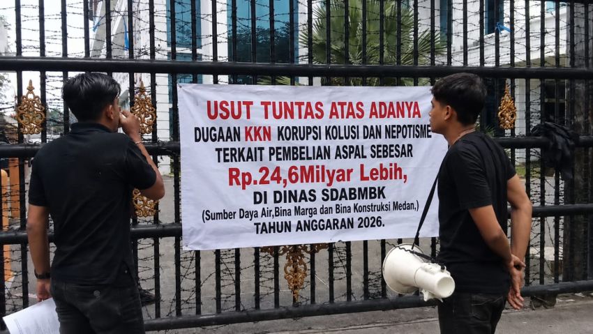 Satuan Mahasiswa Kolaborasi Sumatera Utara (SMK-SU) Aksi Unjuk Rasa di Kejaksaan Tinggi Sumatera Utara Terkait Dugaan KKN Pengadaan Aspal Rp 24,6 M