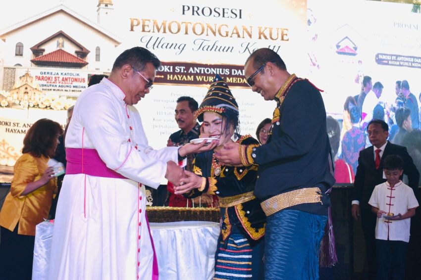HUT Ke-111 Paroki ST. Antonius Dari Padua Hayam Wuruk Medan Berlangsung Meriah dan Penuh Makna, Revitalisasi Gereja Dan Sanctuarium Diresmikan