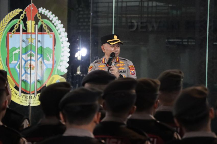 Kapolrestabes Medan Arahkan Personel Tetap Humanis dalam Pengamanan Aksi KBMN di DPRD Sumut