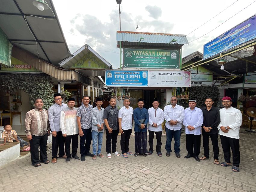 Wagub Aceh Takziah ke Rumah Duka Ibunda Pimred Serambi Indonesia di Pidie