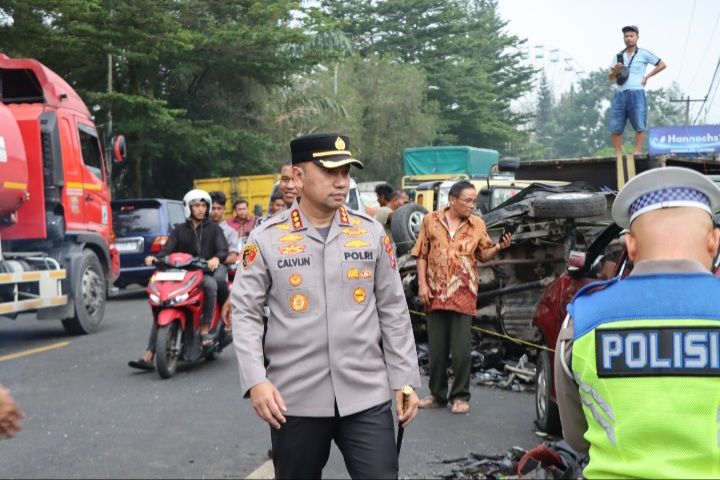 Tragedi di Jalur Medan-Berastagi, Truk Fuso Diduga Rem Blong Libas 8 Kendaraan, 4 Orang Tewas dan 8 Luka-Luka