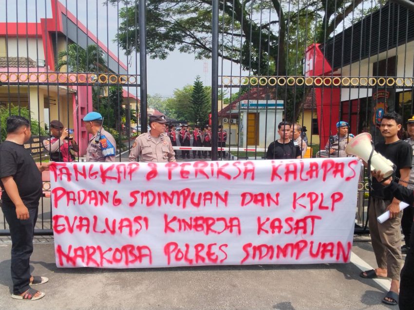 Demo di Mapolda Sumut, GEMPET-SU Desak Pencopotan Kalapas Padangsidimpuan Terkait Temuan 6,8 Kg Ganja