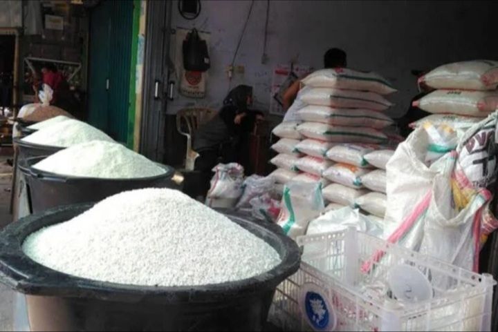 Harga Beras Nasional Masih Stabil Tinggi, Cabai dan Daging Jadi Sorotan Pasar Hari Ini