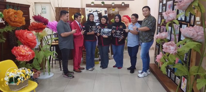 Lepas Mahasiswa Magang FH UMSU, Law Firm Eben Haezar, Andika Serta Leonardus Bersama 'FAHMI' Tekankan Integritas, Profesionalisme Calon Penegak Hukum