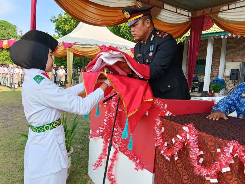 Merah Putih Diturunkan dengan Khidmat, Polsek Bandar Huluan Pastikan Upacara HUT RI ke-81 Berlangsung Aman
